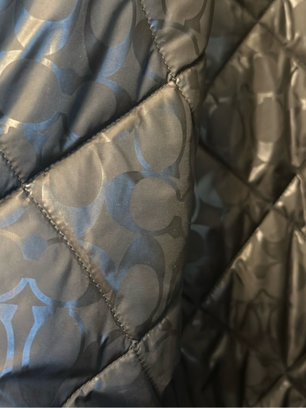 **ISO I’M SEARCHING FOR THIS
Coach Black Quilted Logo-Detail Jacket
Size M/L/XL - Picture 3 of 4